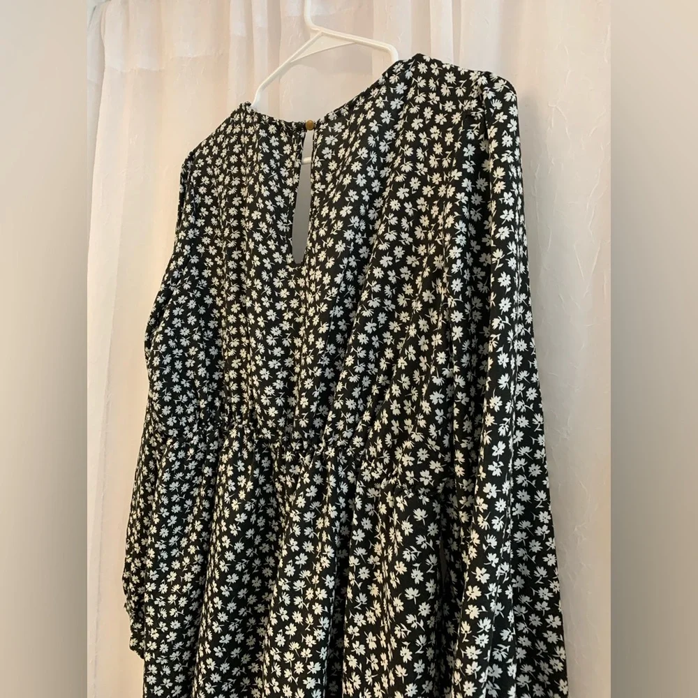 Black & White Floral Dress - Picture 8 of 10